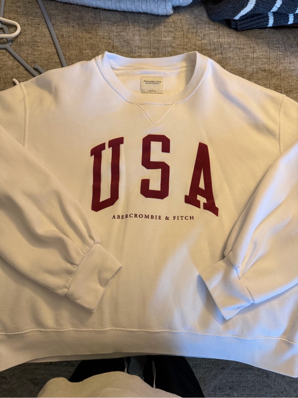 Abercrombie & Fitch White Crewneck Sweatshirt